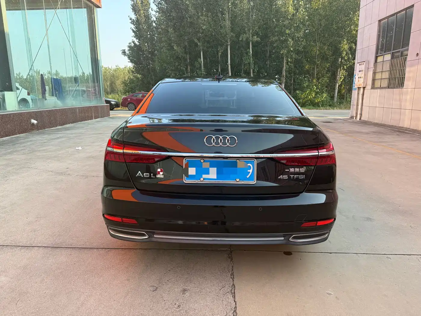 Photo 4 - Audi A6L