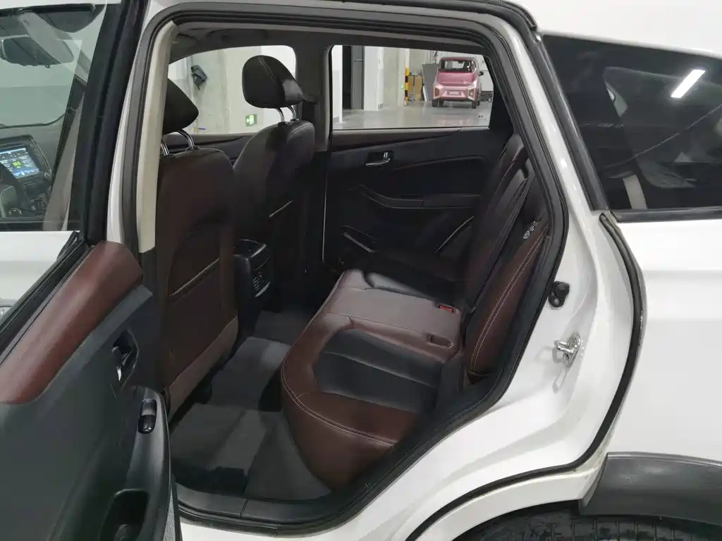 Venucia T70X 2016 2015 2.0L CVT Smart Fun Sport Edition