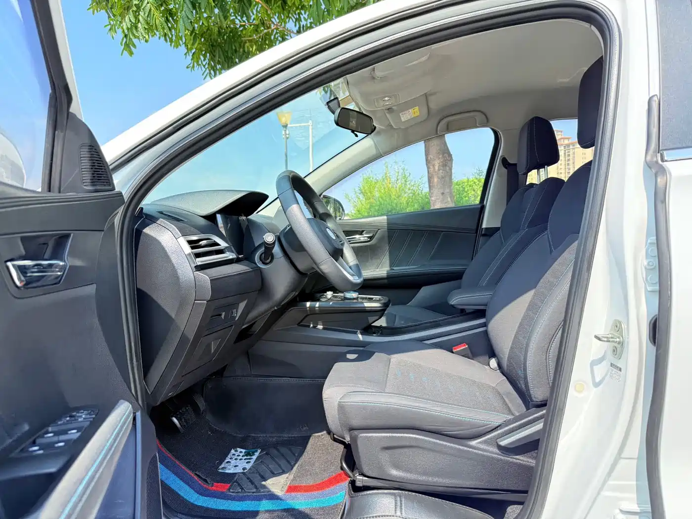 Photo 4 - BYD e2