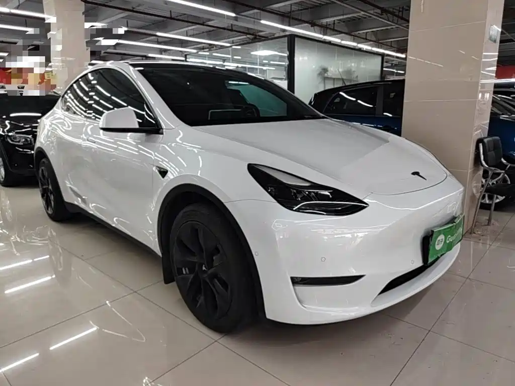Фото 4 - Tesla Model Y