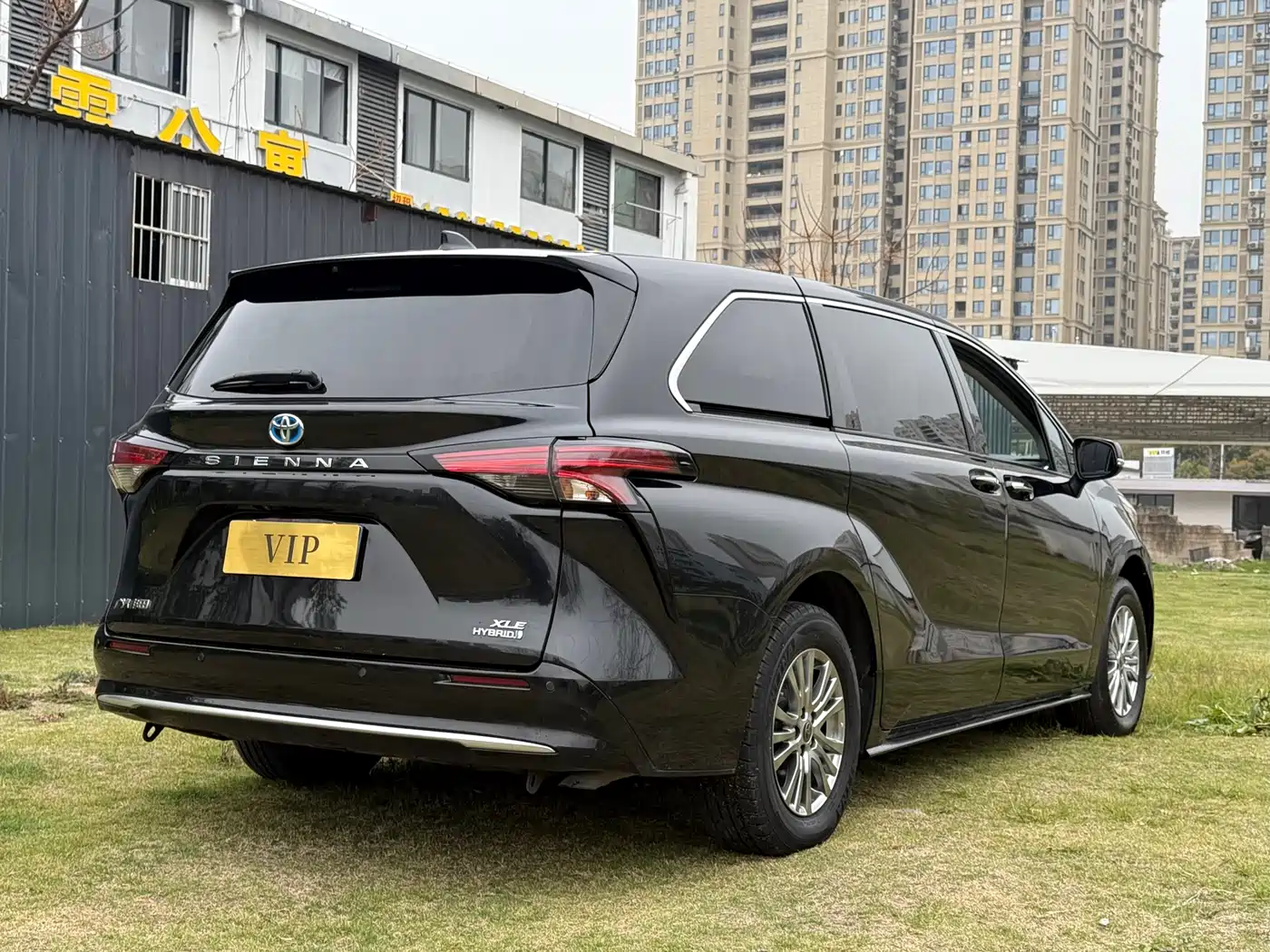 Toyota Sienna 2021 2.5L Hybrid Luxury Edition фото 4