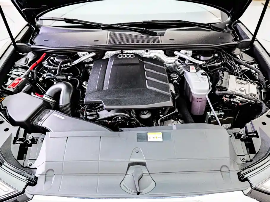 Фото 21 - Audi A6L