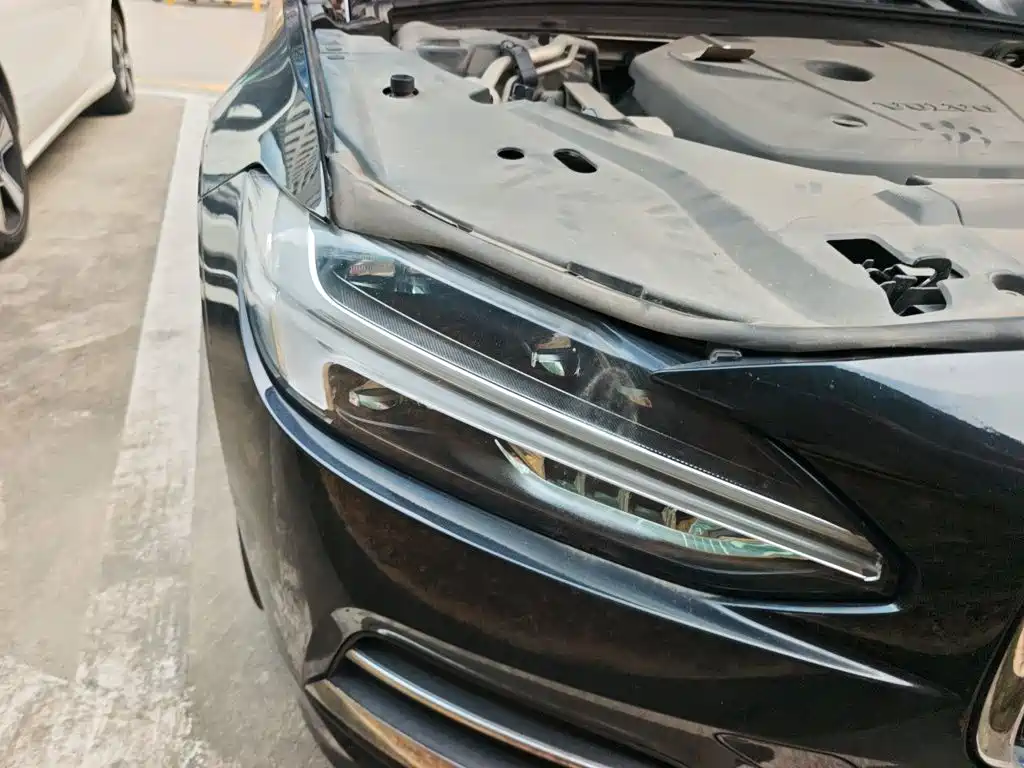 Фото 7 - Volvo S90