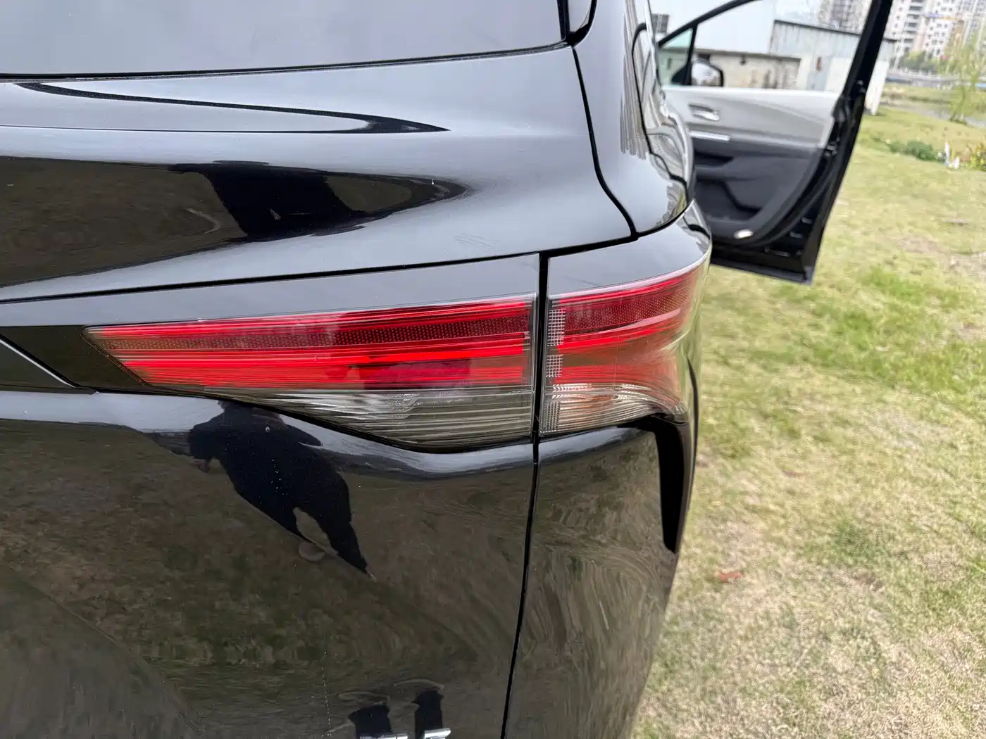 Toyota Sienna 2021 2.5L Hybrid Luxury Edition фото 16