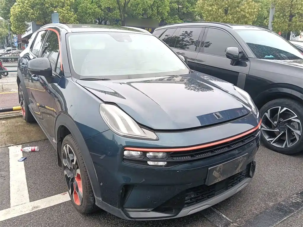 Lynk & Co 06 2020 1.5T Halo фото 4