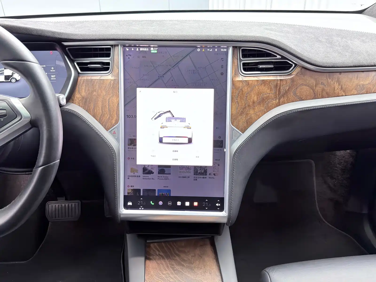 Фото 13 - Tesla Model X