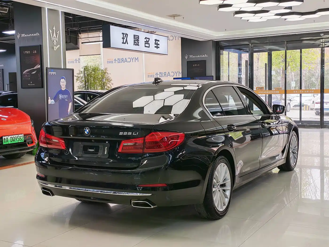 BMW 5 Series 2019 525Li Luxury Package фото 6