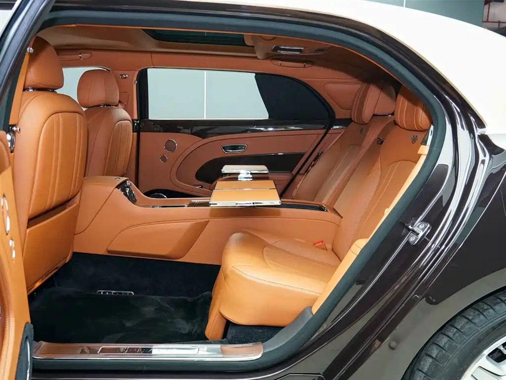 Bentley Mulsanne 2017 6.8T Long Wheelbase фото 10