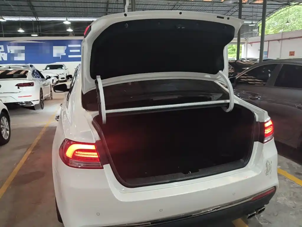 KIA K4