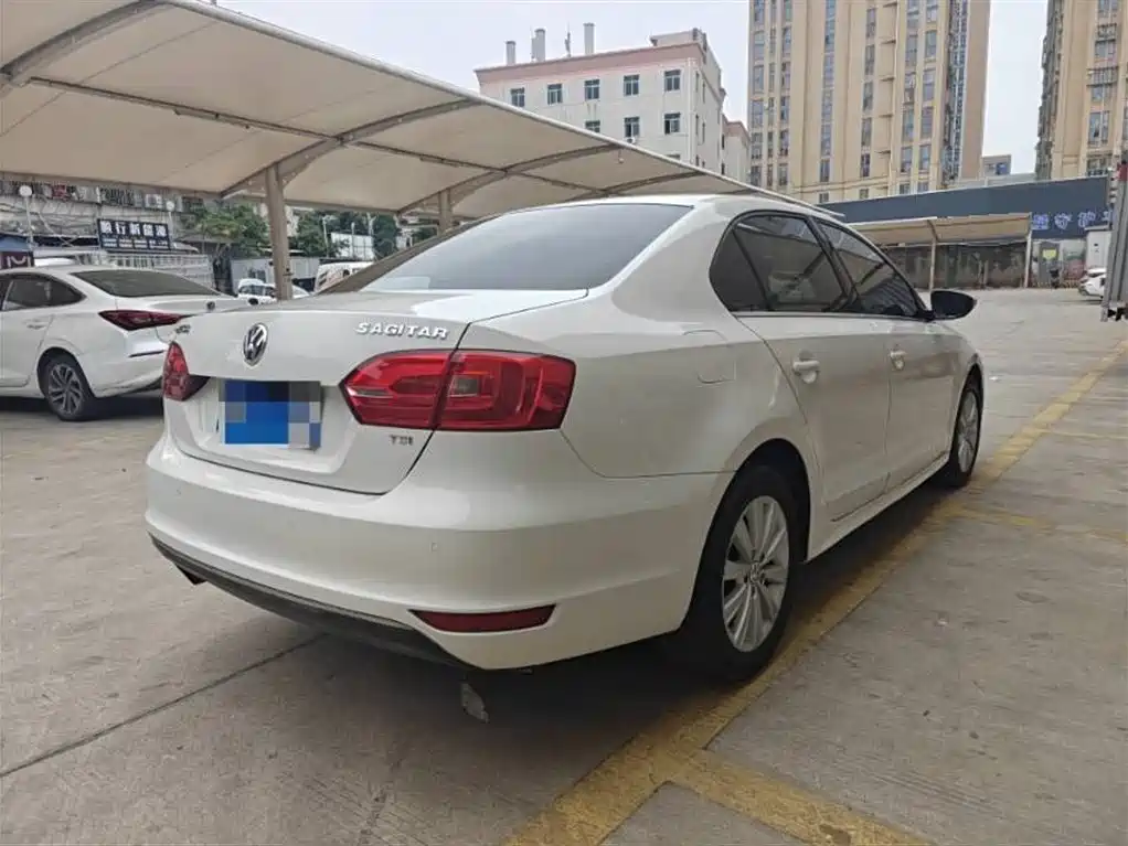 Volkswagen Sagitar 2014 Facelift 1.4TSI Automatic Luxury фото 4
