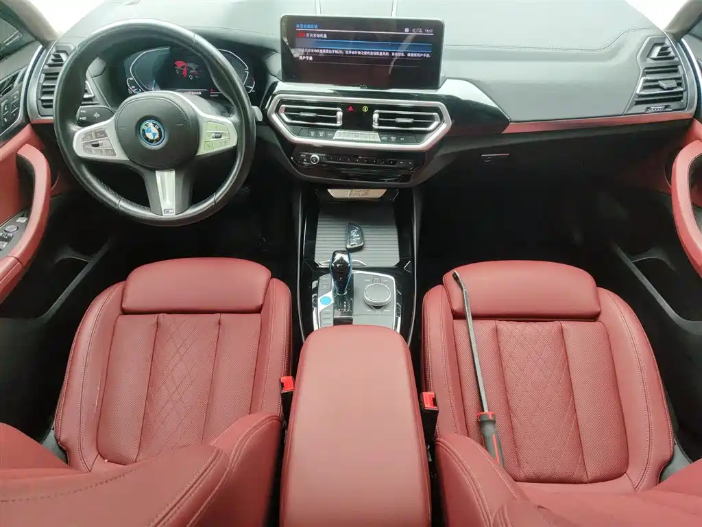 BMW iX3 2022 Leading Edition фото 10