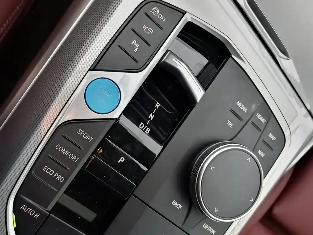 BMW i4 2023 eDrive40 фото 11