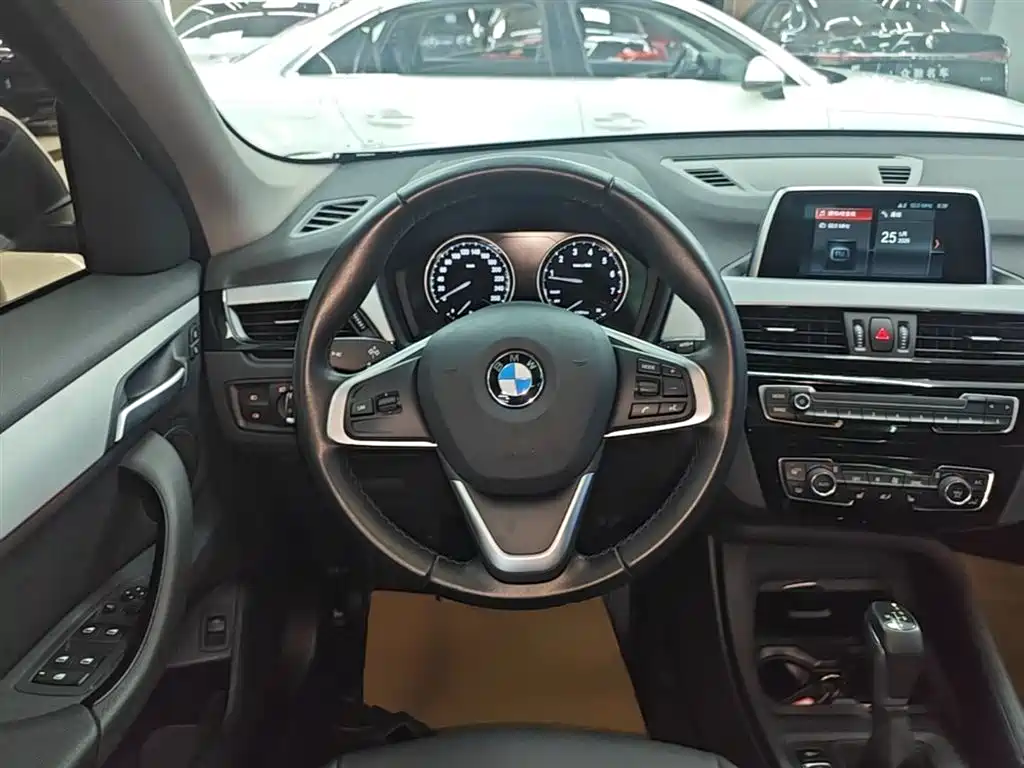 BMW X1 2019 sDrive20Li Leading Model фото 11