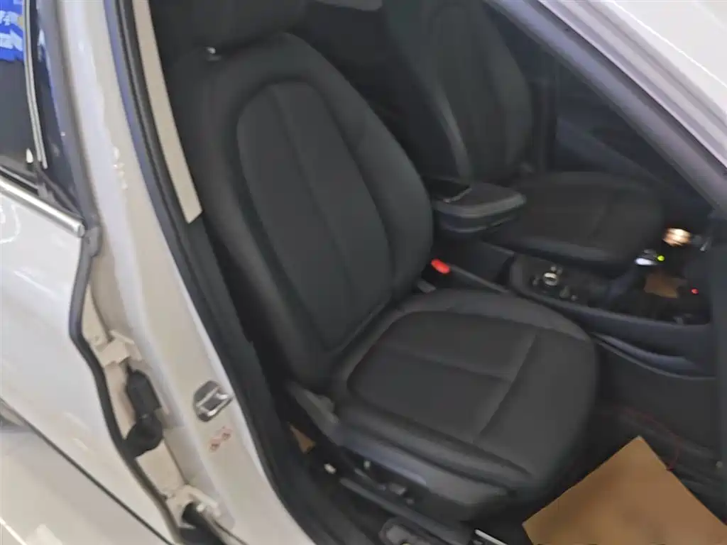 BMW X1 2019 sDrive20Li Leading Model фото 25