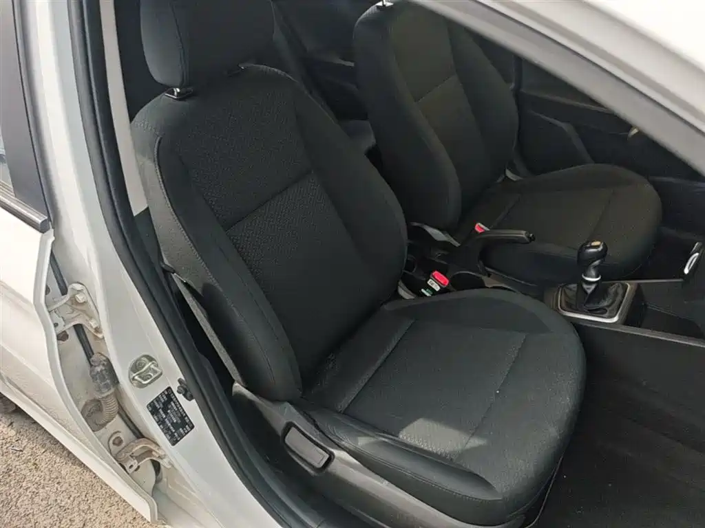 Hyundai Verna RV 2017 1.4L Manual Cool Edition GLS China V фото 20