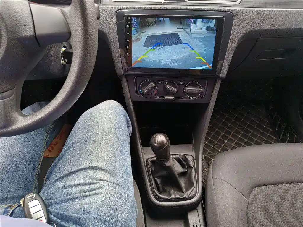 Volkswagen Santana 2015 1.4L Manual Trend Edition фото 14