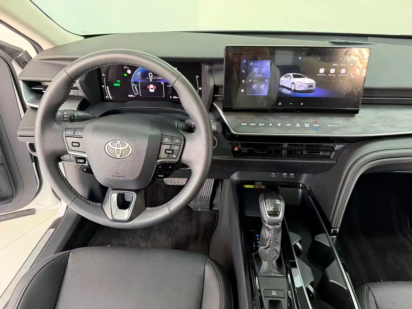 Toyota Camry 2024 Hybrid 2.0HGVP Luxury Edition фото 11