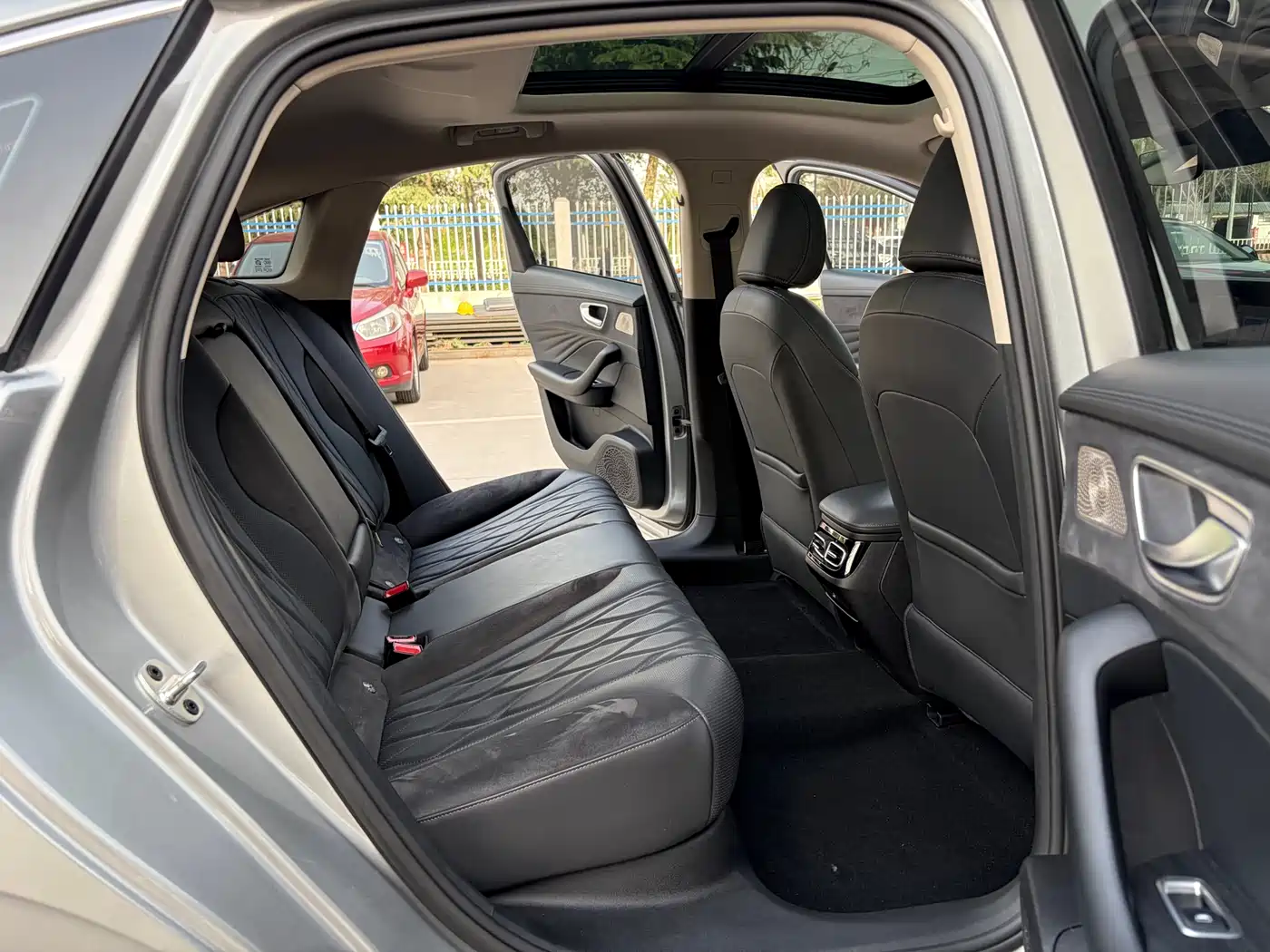 Roewe D7 2023 2023 DMH 125km Flagship Edition