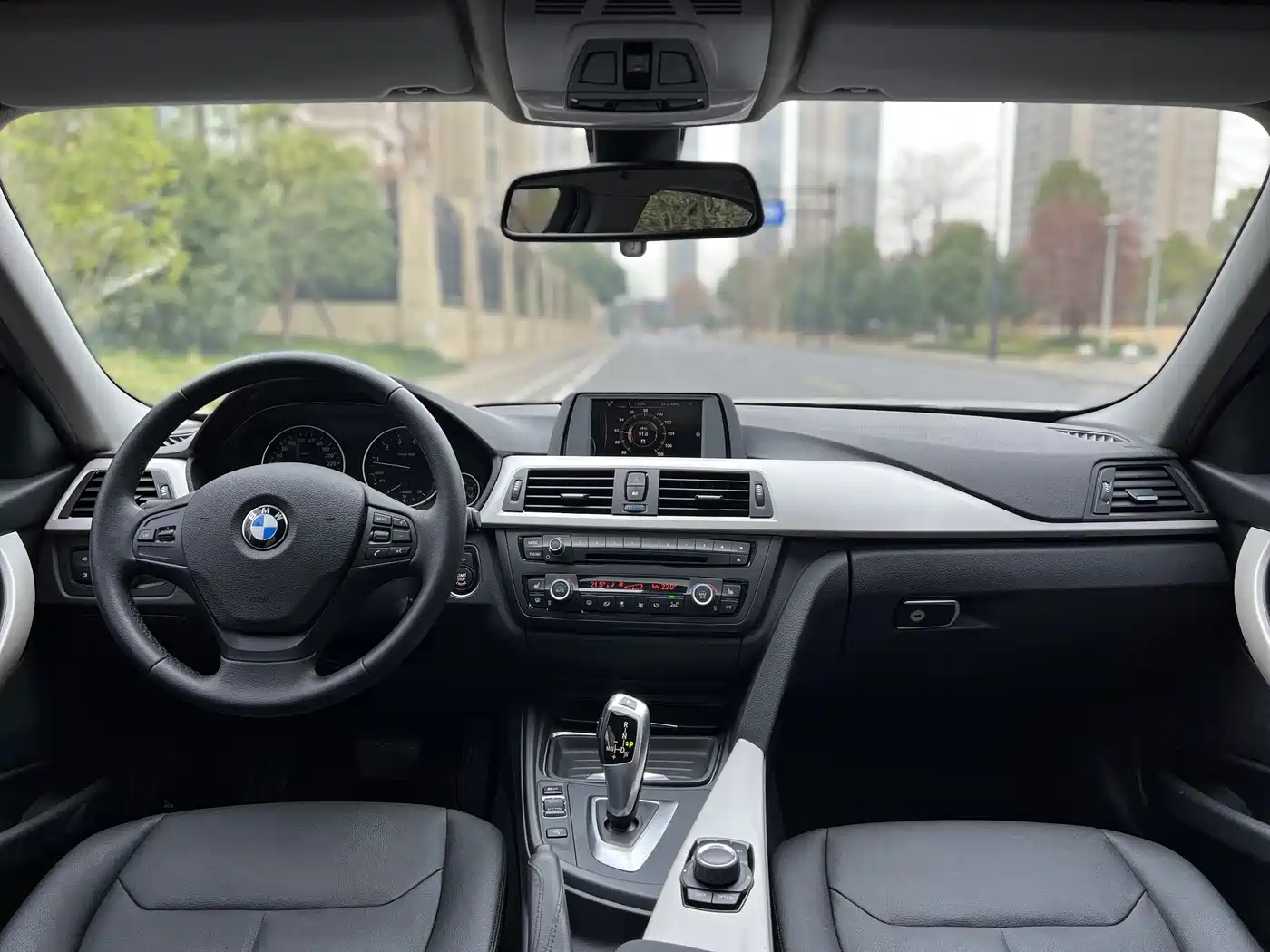 BMW 3 Series 2015 320i Super Joy Fashion фото 15