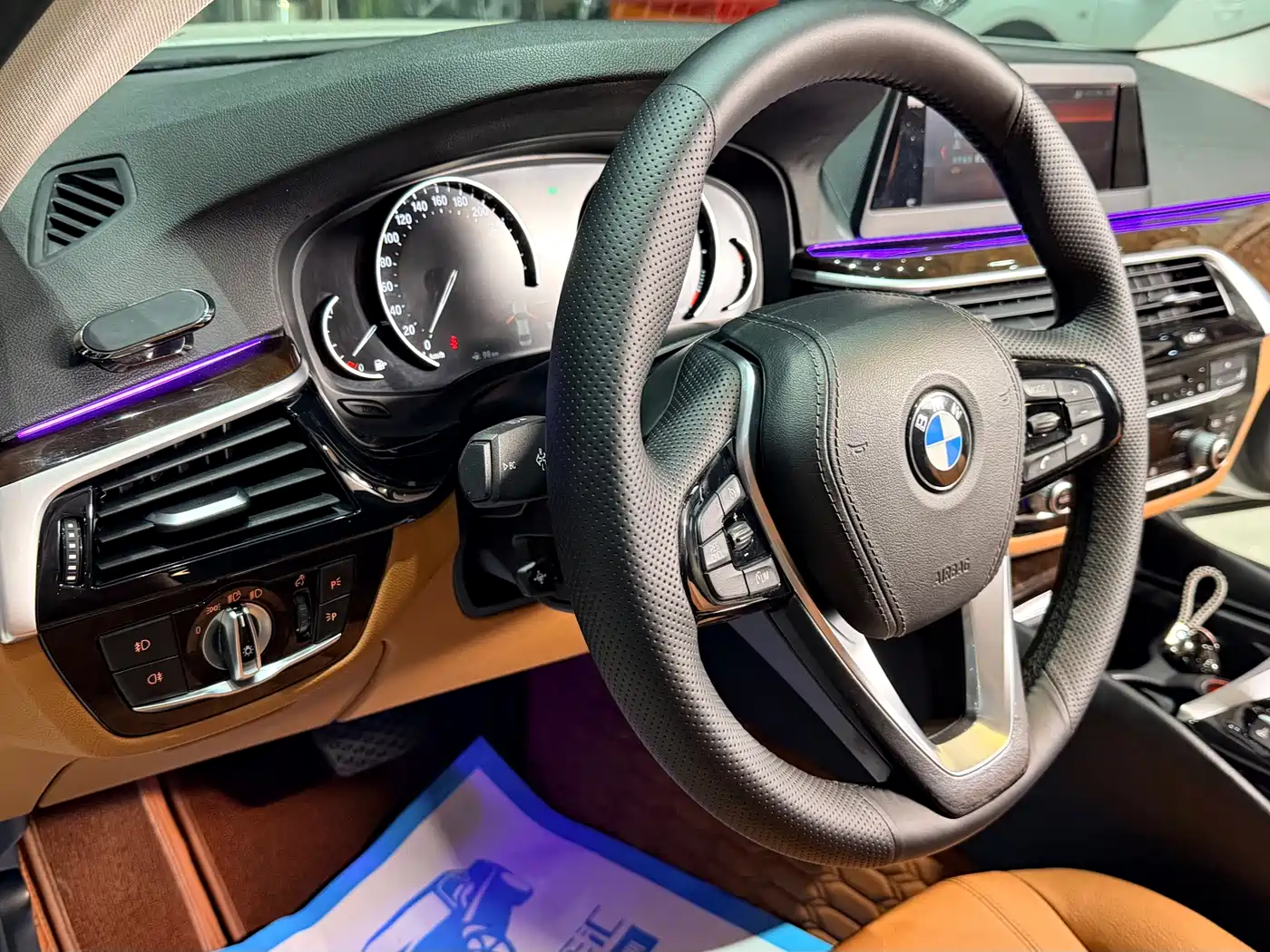 BMW 5 Series 2018 528Li Launch Special Edition фото 11