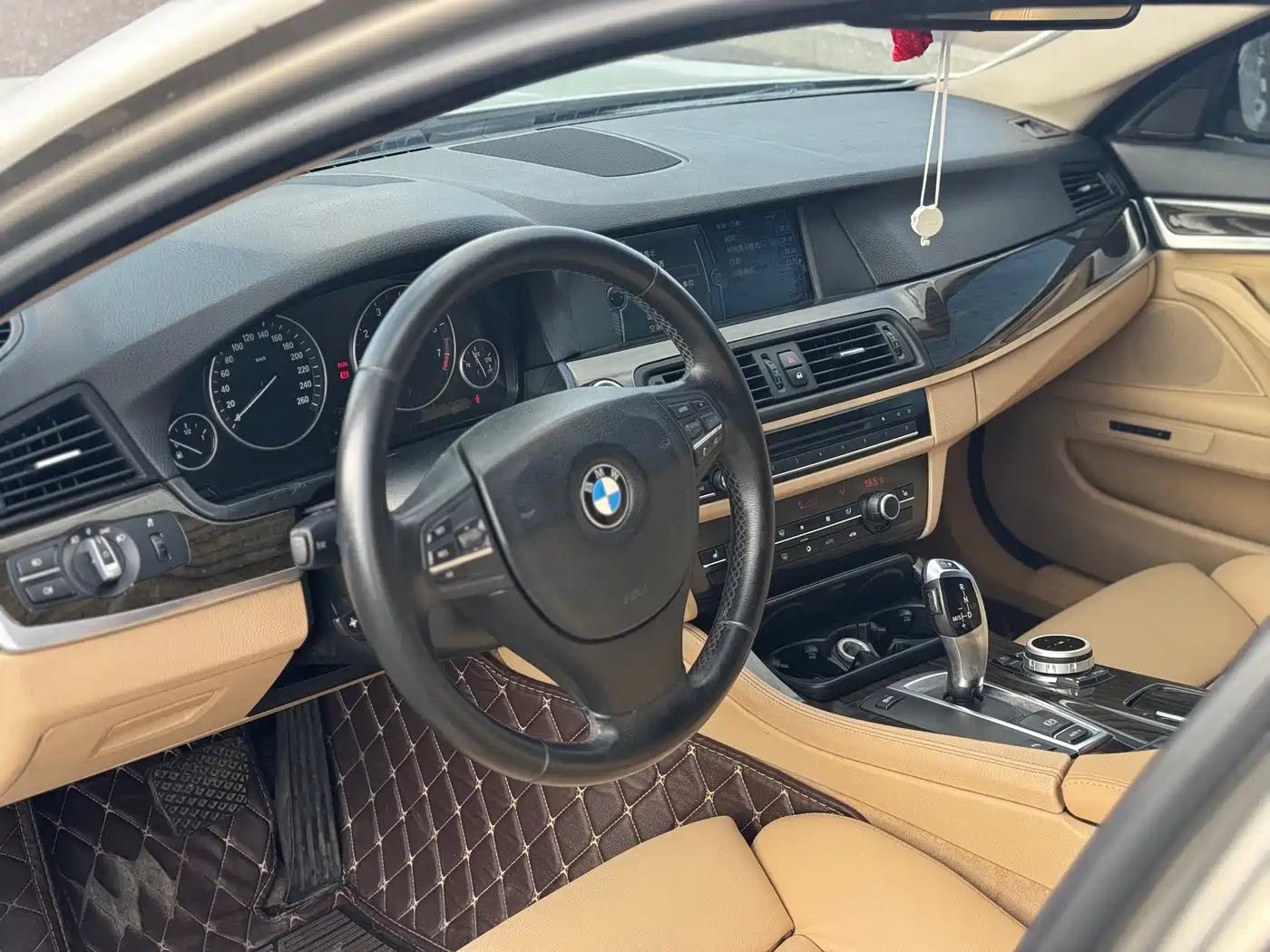 BMW 5 Series 2011 528Li Luxury фото 13