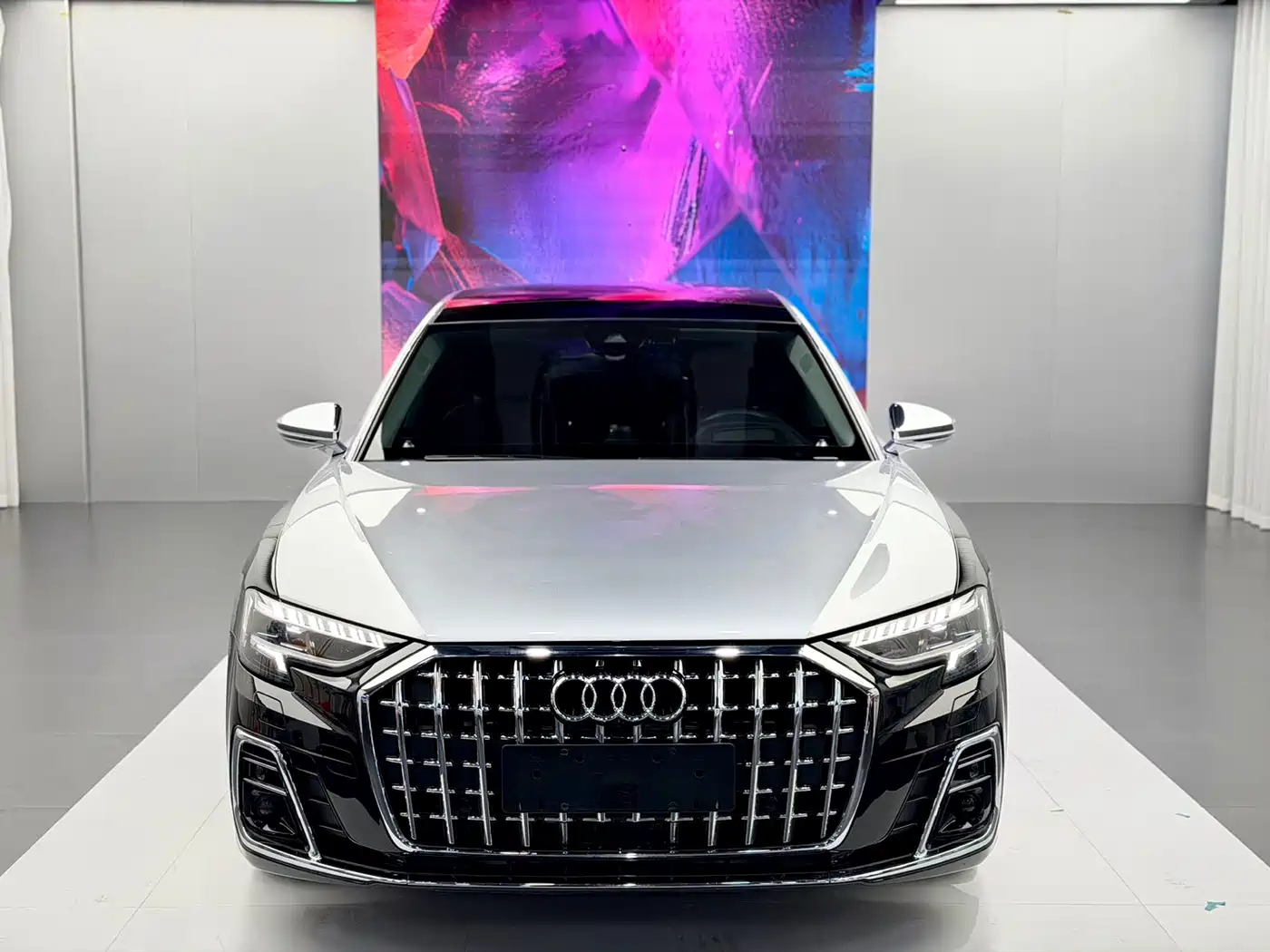 Photo 2 - Audi A8