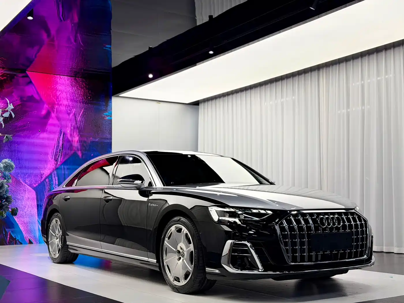 Photo 3 - Audi A8