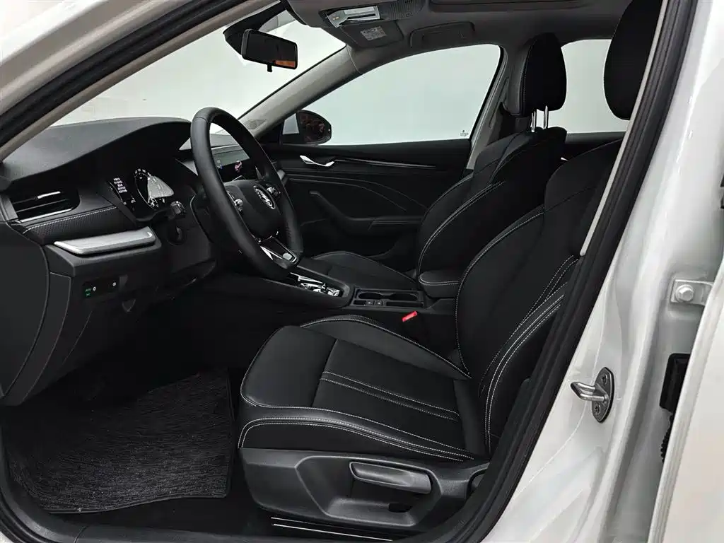 Škoda Octavia 2023 Facelift PRO TSI280 Premium Edition фото 19
