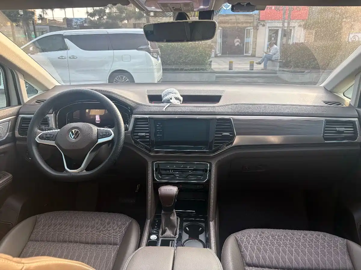 Volkswagen Viloran 2020 330TSI Business Edition фото 7