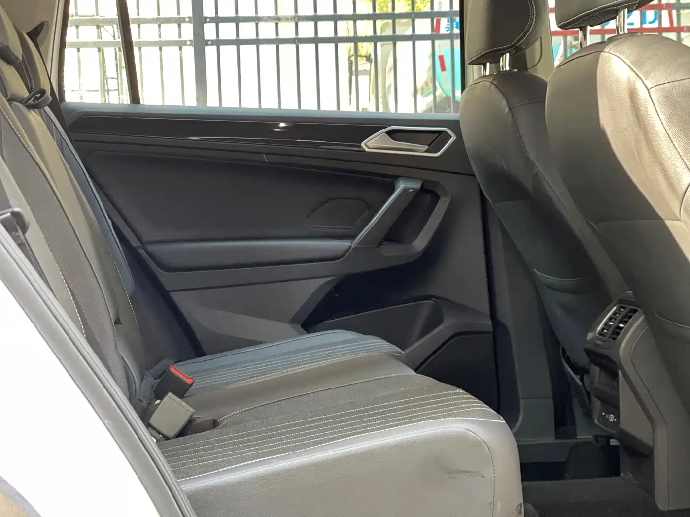 Volkswagen Tiguan L 2022 330TSI Automatic 2WD Comfort Edition фото 6