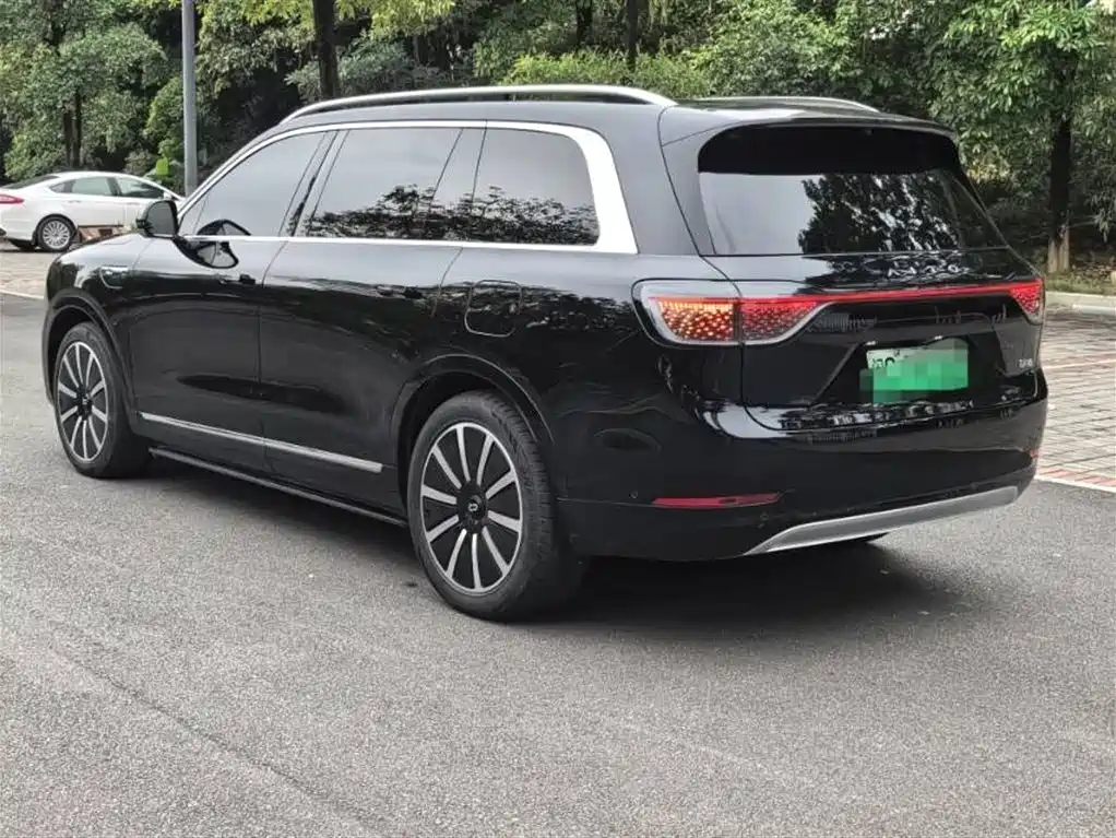 AITO Wenjie AITO M9 2024 Extended Range Max 42kWh 5-seater фото 3