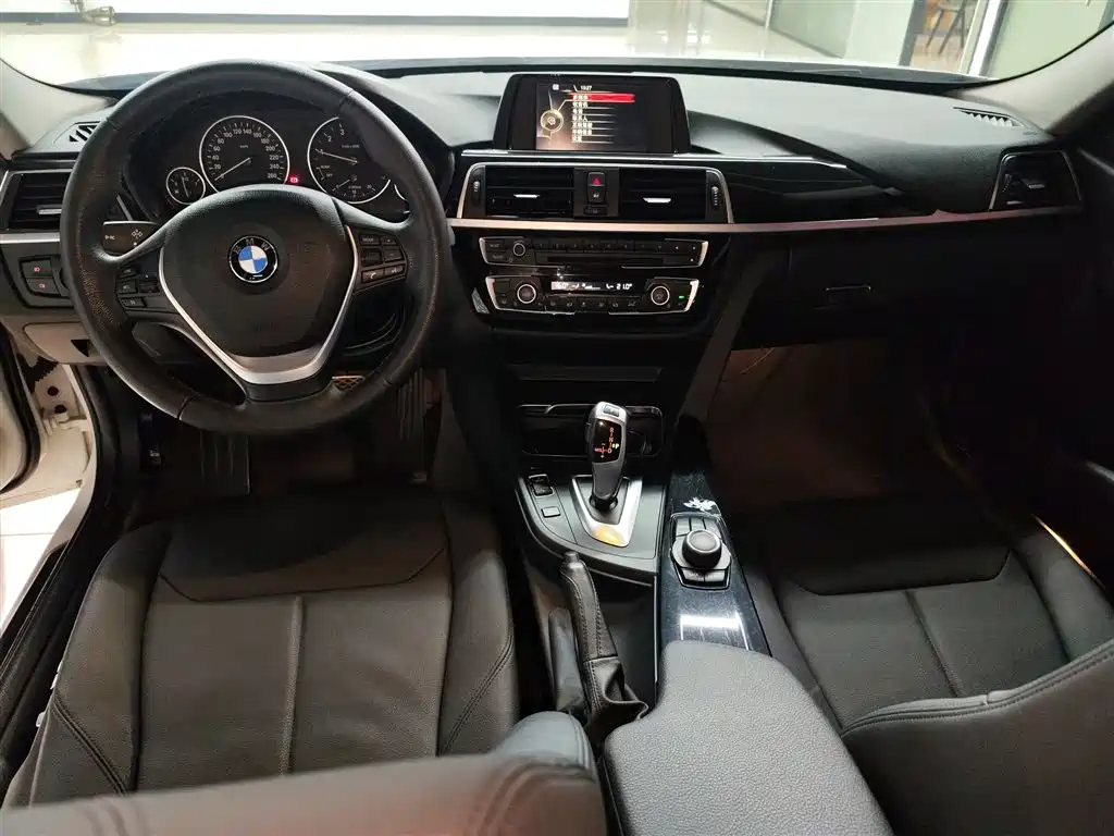 BMW 3 Series 2017 320Li Fashion фото 6