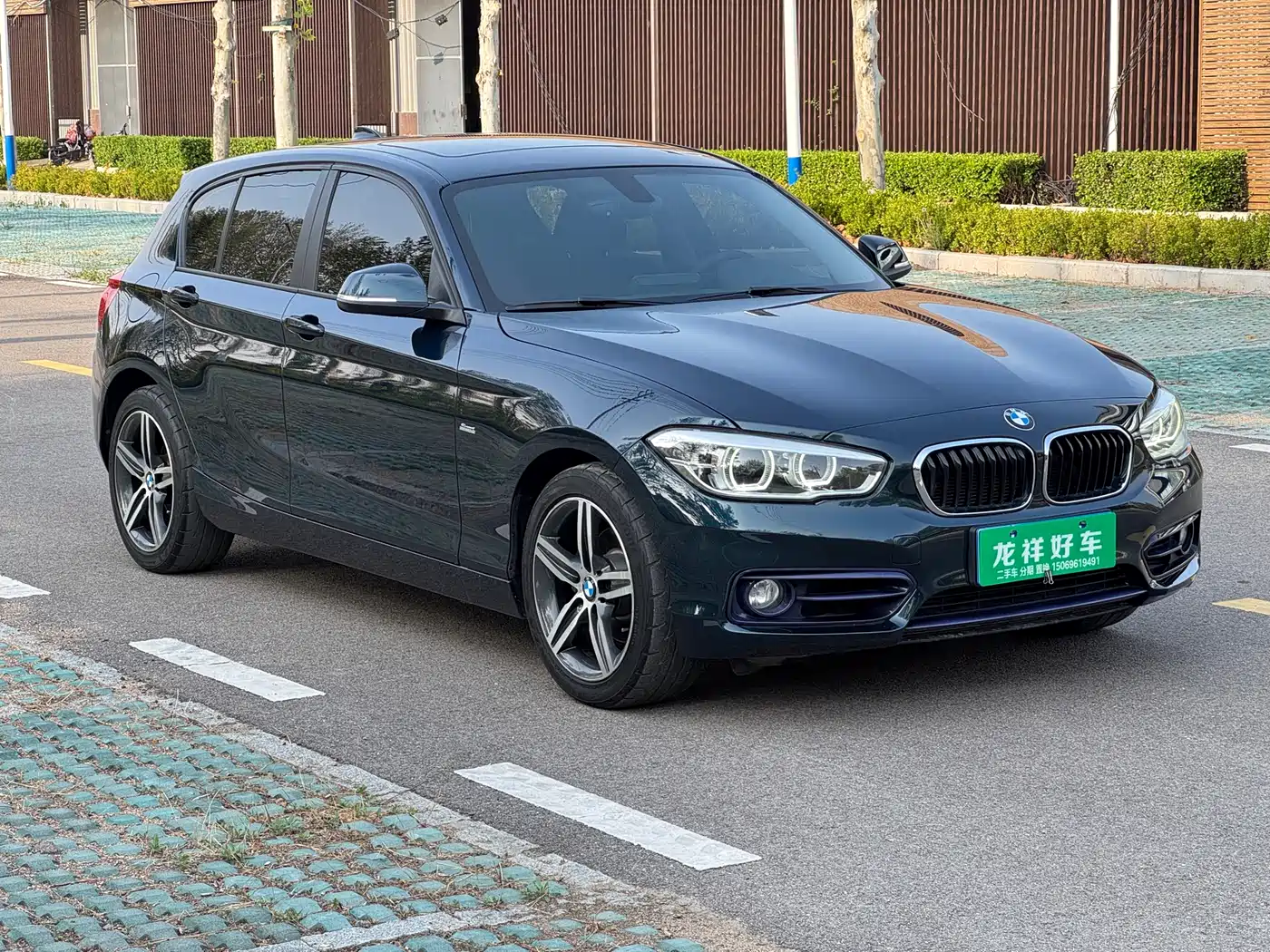 BMW 1 Series (Import) 2015 120i Sport Design Package фото 3