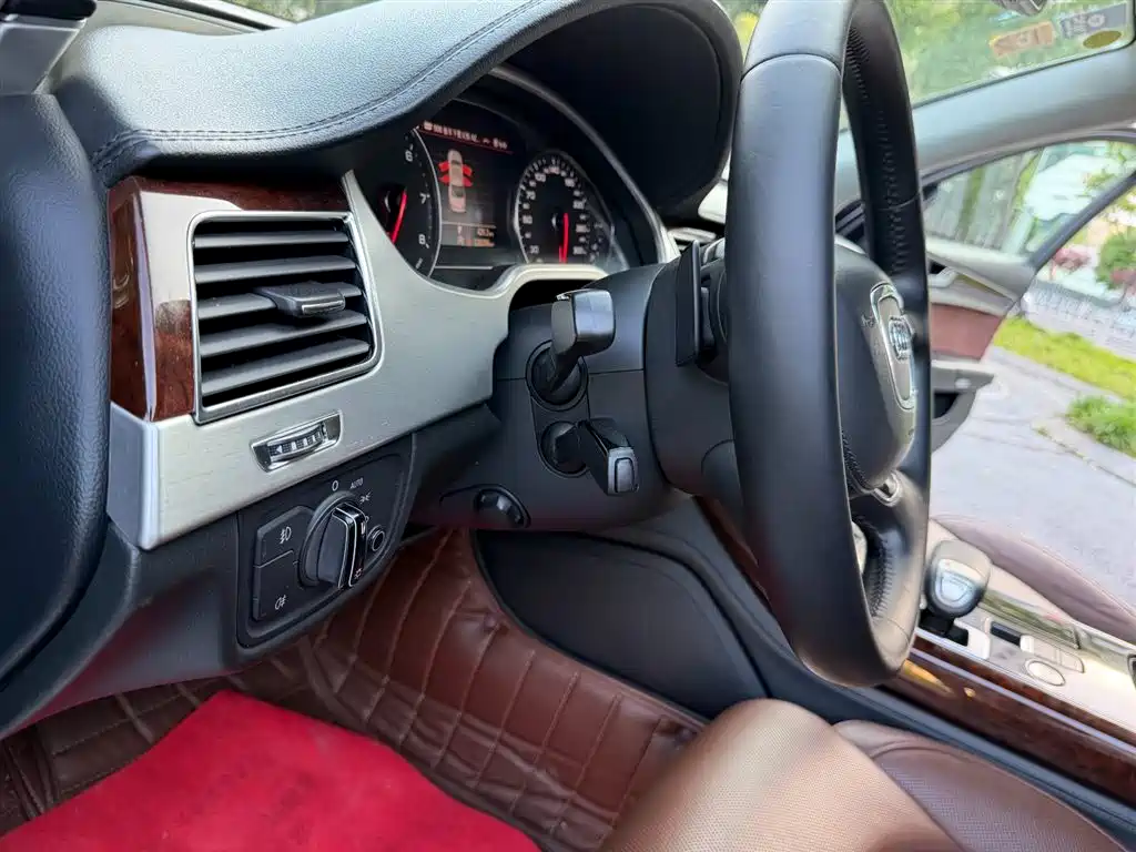 Audi A8 2013 A8L 45 TFSI quattro Luxury фото 25