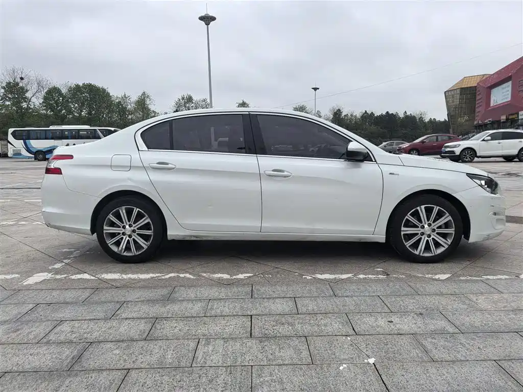 Peugeot 408 2018 350THP Automatic Luxury Edition фото 25