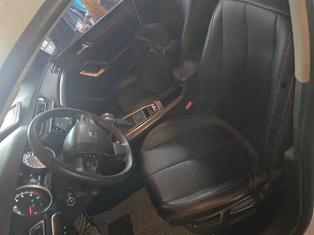 Peugeot 408 2018 350THP Automatic Luxury Edition фото 8