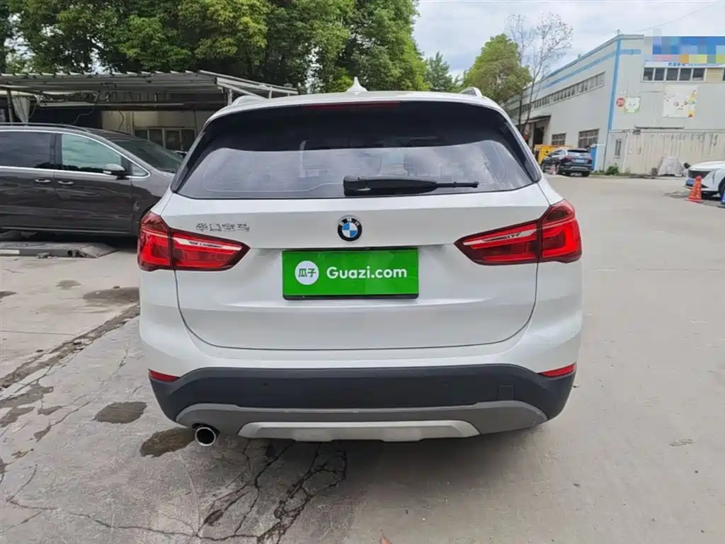 BMW X1 2018 sDrive18Li Premium Model фото 6