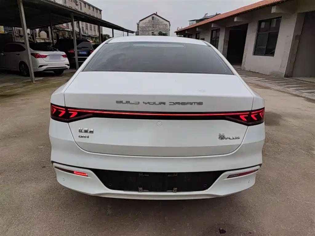 BYD Qin PLUS 2023 Champion Edition DM-i 55KM Leading фото 6