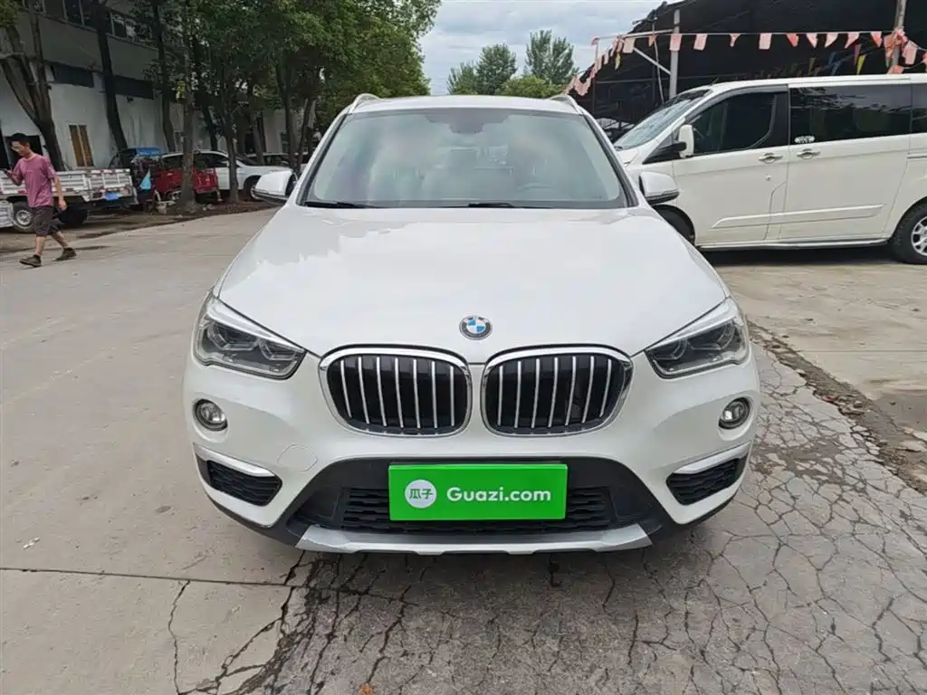 BMW X1 2018 sDrive18Li Premium Model фото 3
