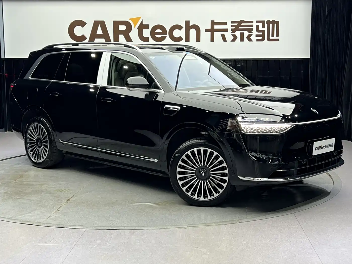 AITO Wenjie AITO M9 2025 Extended Range Ultra 52kWh 6-Seater фото 2