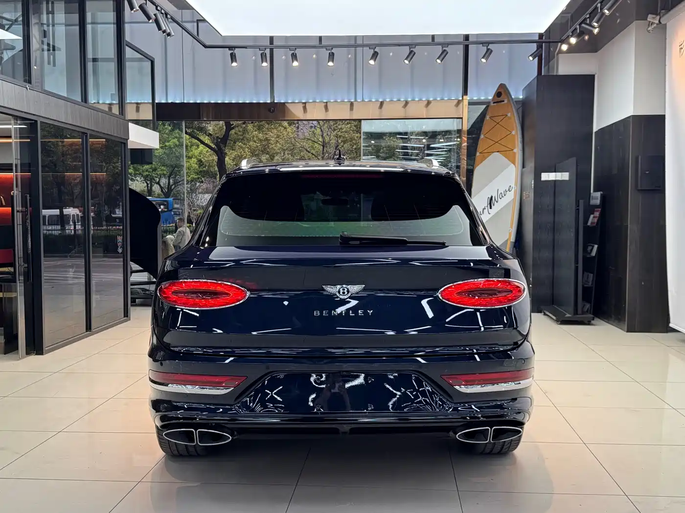 BENTLEY TIMYUE PLUG IN HYBRID