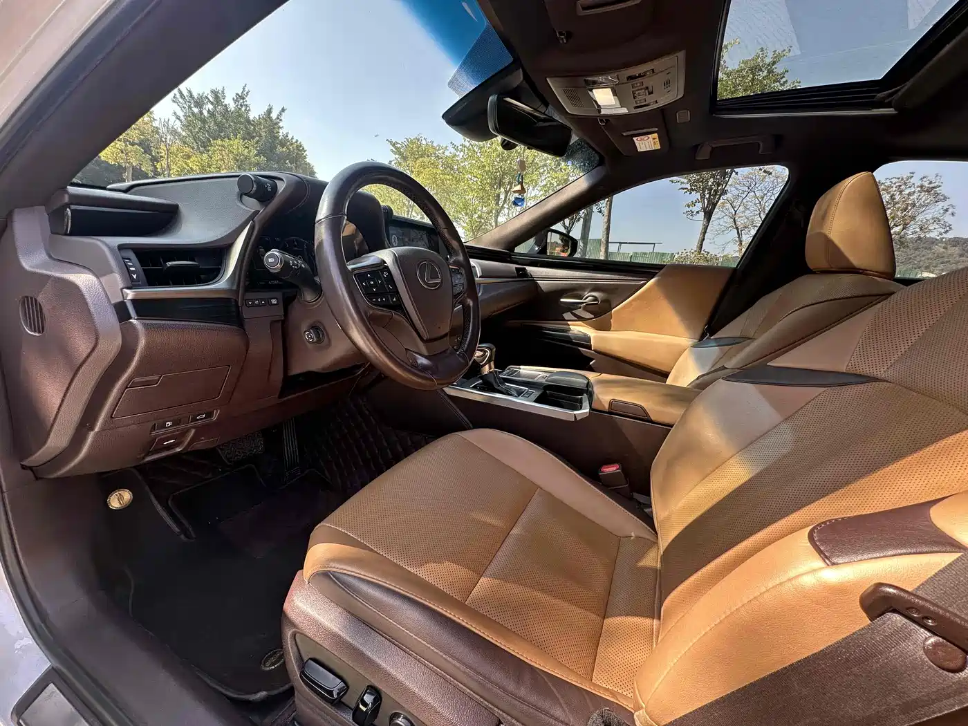 Lexus ES 2020 200 Excellence фото 7