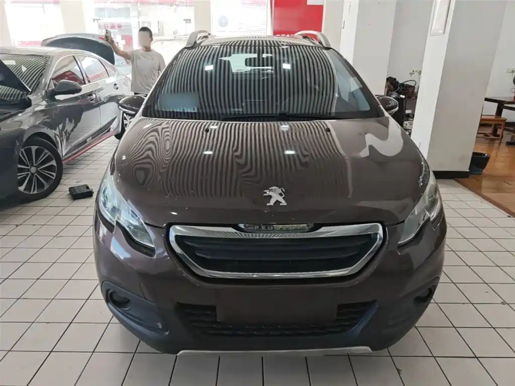 Peugeot 2008 2014 1.6L Automatic Trend Edition фото 3
