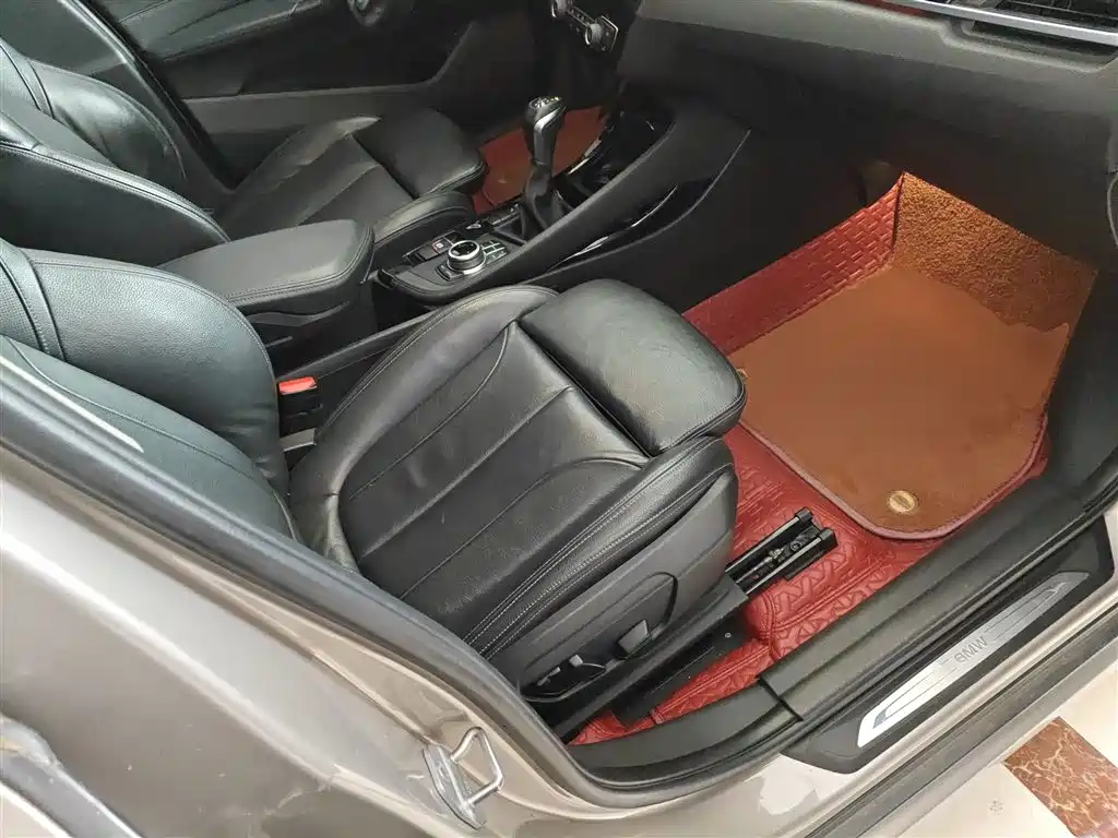 BMW X1 2016 sDrive20Li Luxury Model фото 25