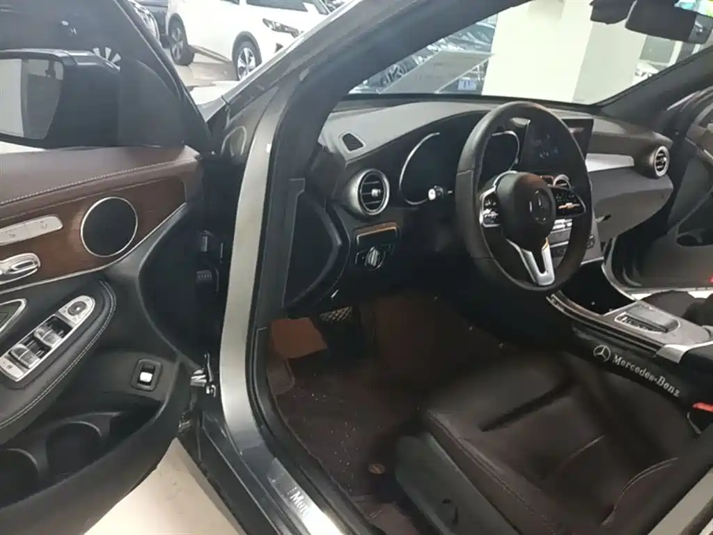 Mercedes-Benz GLC 2020 Facelift GLC 260 L 4MATIC Dynamic фото 16
