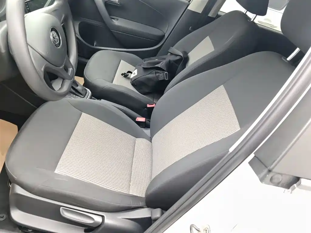 Volkswagen Polo 2016 1.4L Automatic Trend фото 15