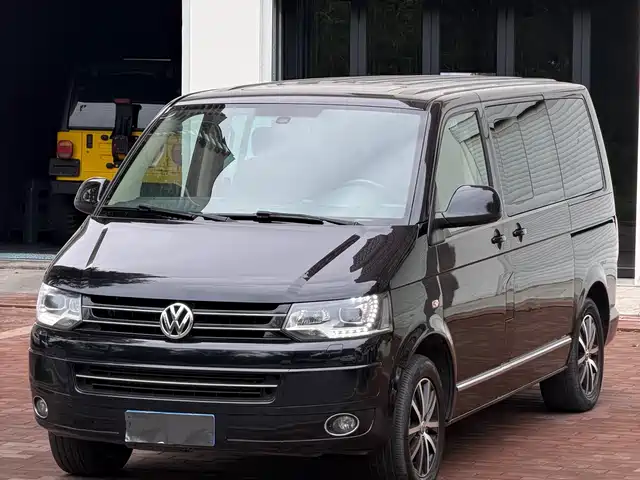  Volkswagen Multivan 2015 2.0TSI AWD 65th Anniversary Limited Edition
