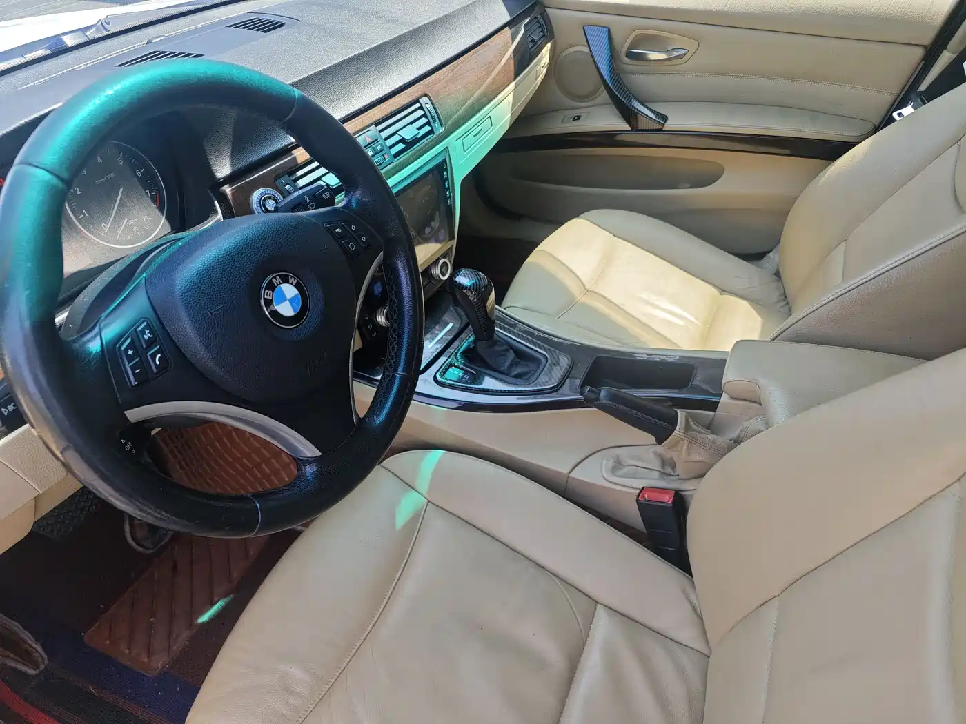BMW 3 Series 2009 325i Luxury фото 10