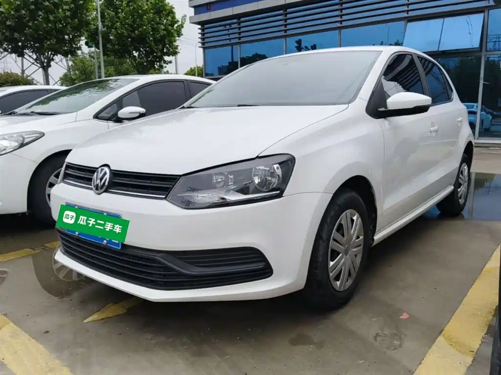 Volkswagen Polo 2016 1.4L Automatic Trend фото 2