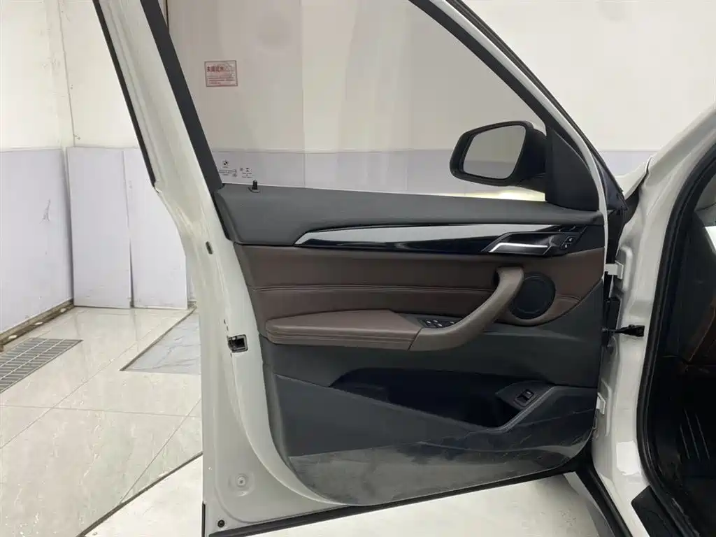 BMW X1 2020 sDrive25Li Leading Model фото 18